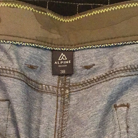 Alpine Design shorts - Picture 3 of 6